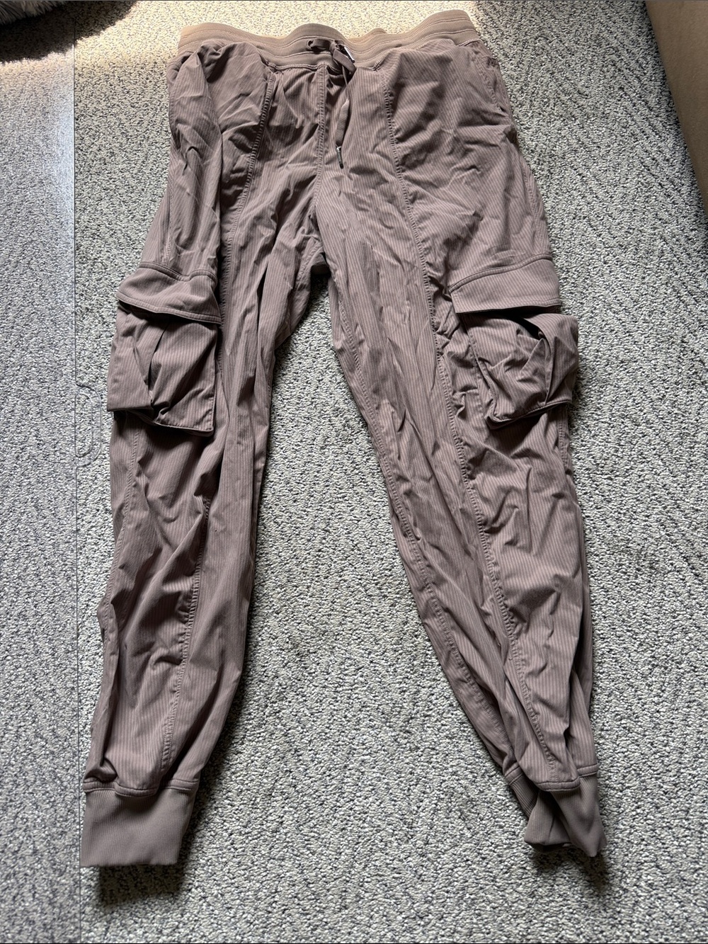 Lululemon wonens dance joggers- medium